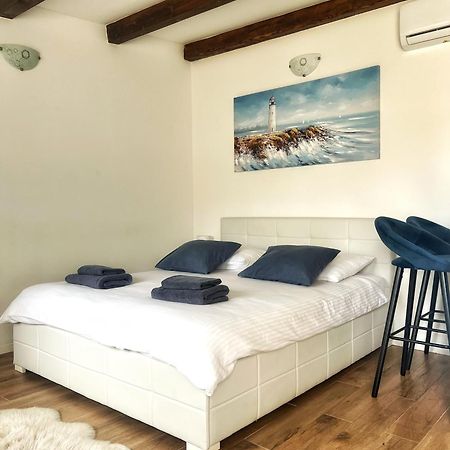 Studio Apartments Tara ザダル エクステリア 写真