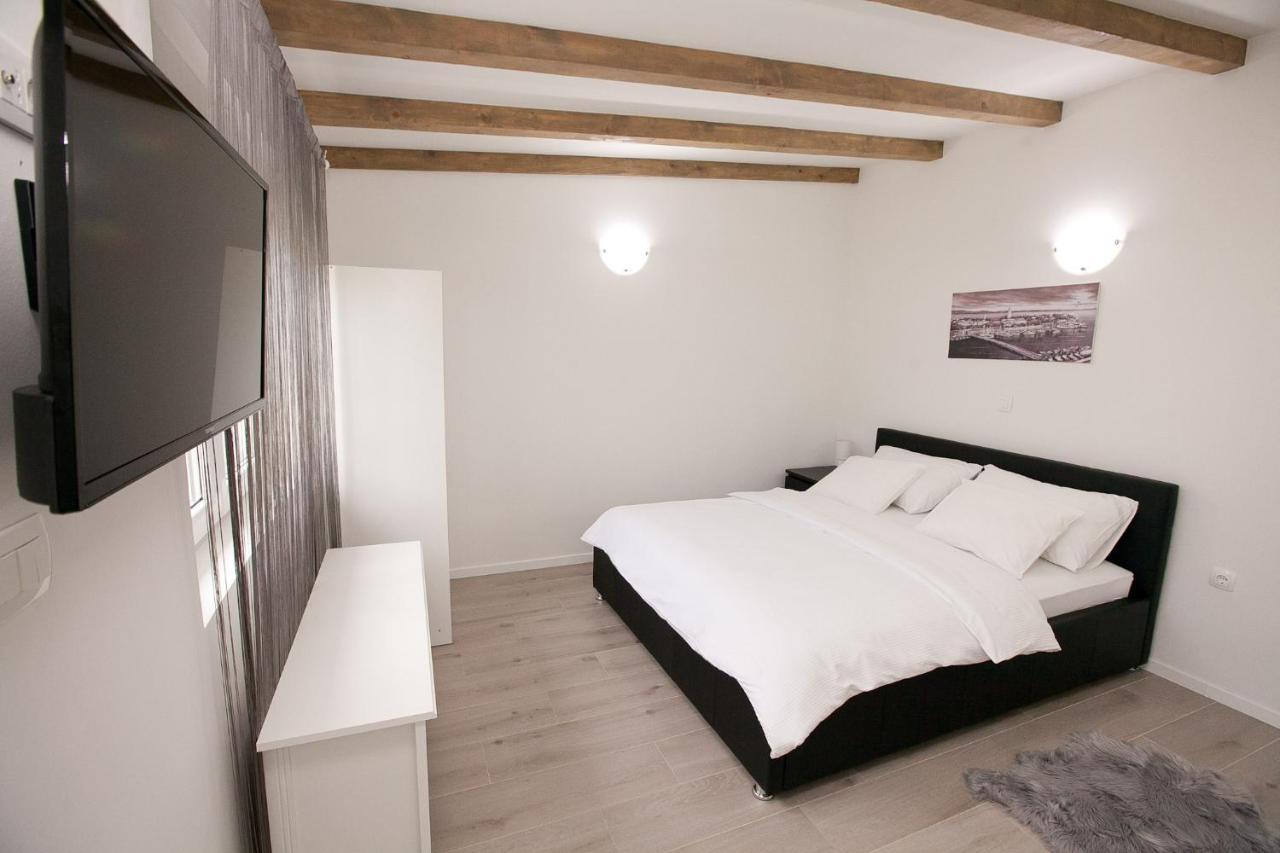 Studio Apartments Tara ザダル エクステリア 写真