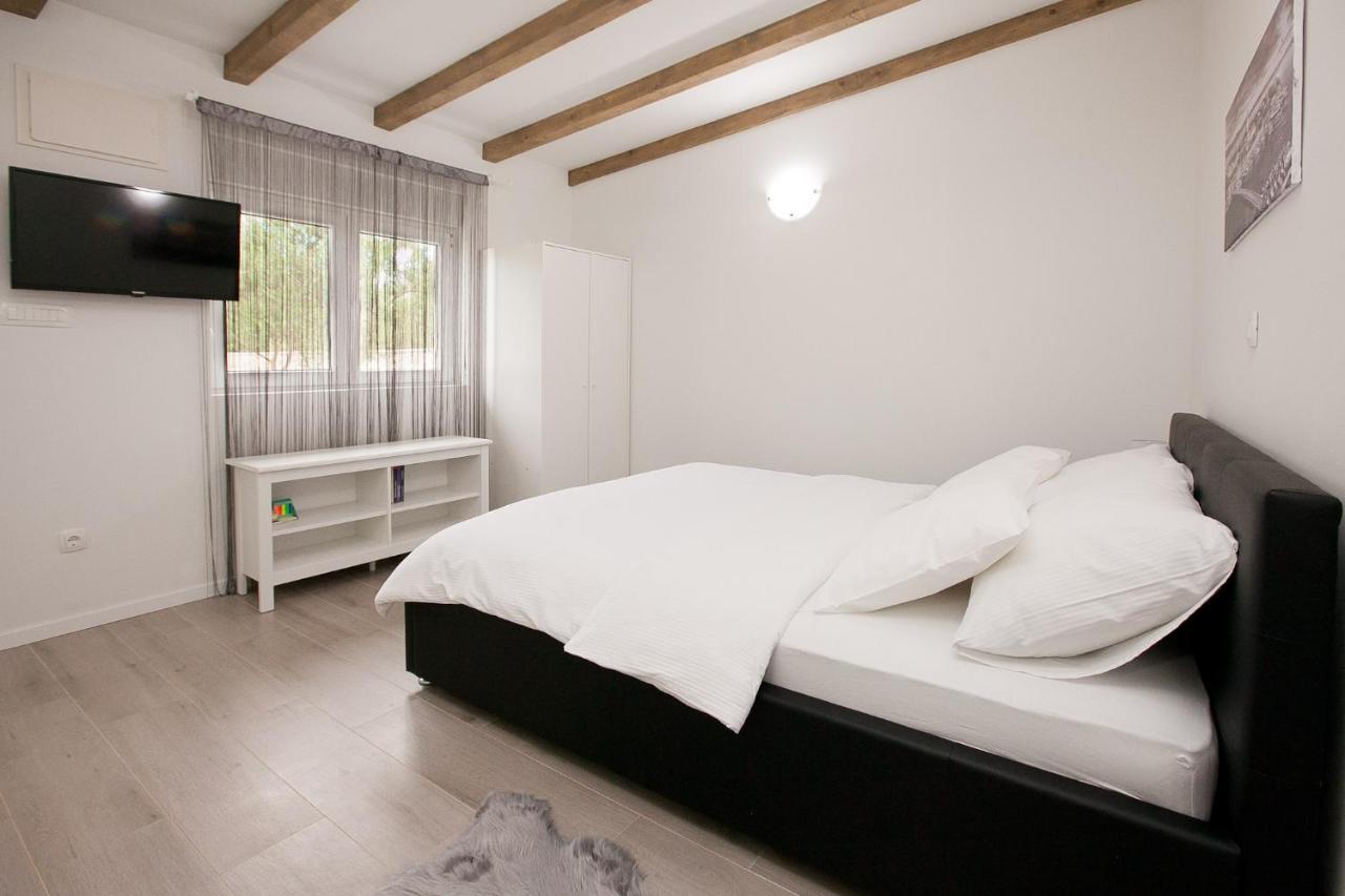 Studio Apartments Tara ザダル エクステリア 写真