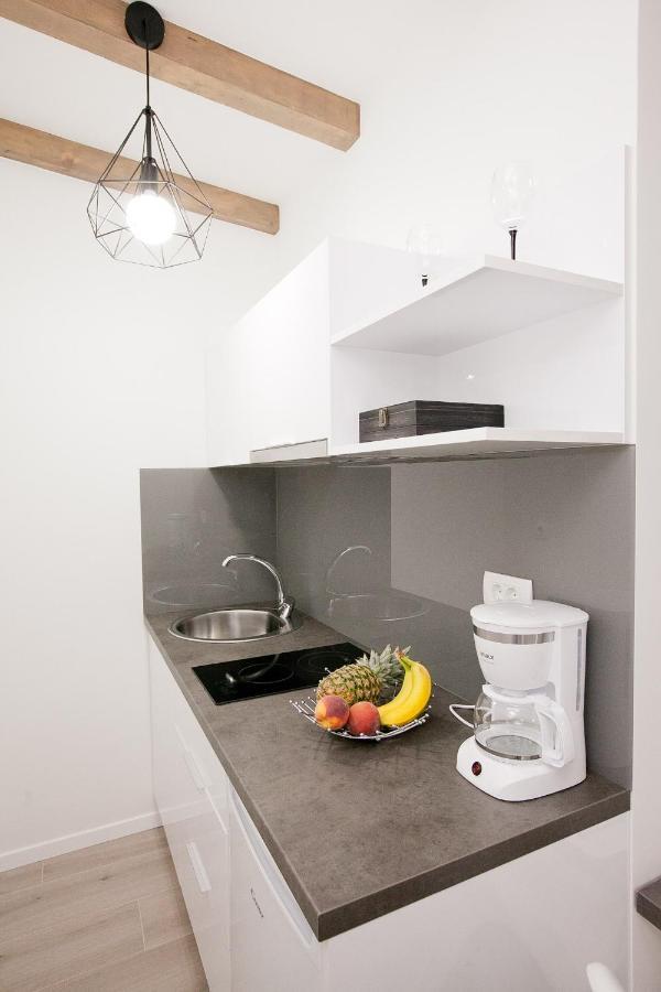 Studio Apartments Tara ザダル エクステリア 写真