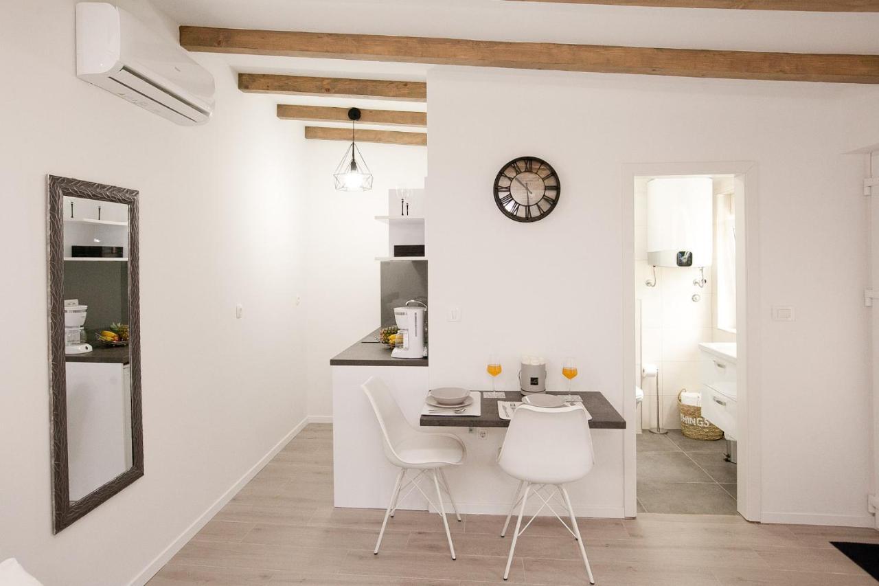 Studio Apartments Tara ザダル エクステリア 写真