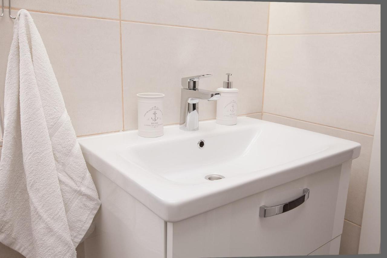 Studio Apartments Tara ザダル エクステリア 写真