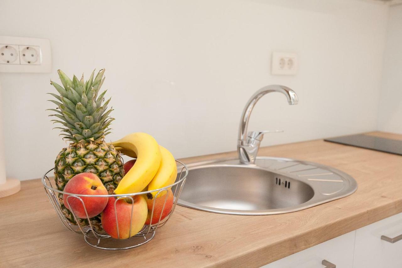 Studio Apartments Tara ザダル エクステリア 写真