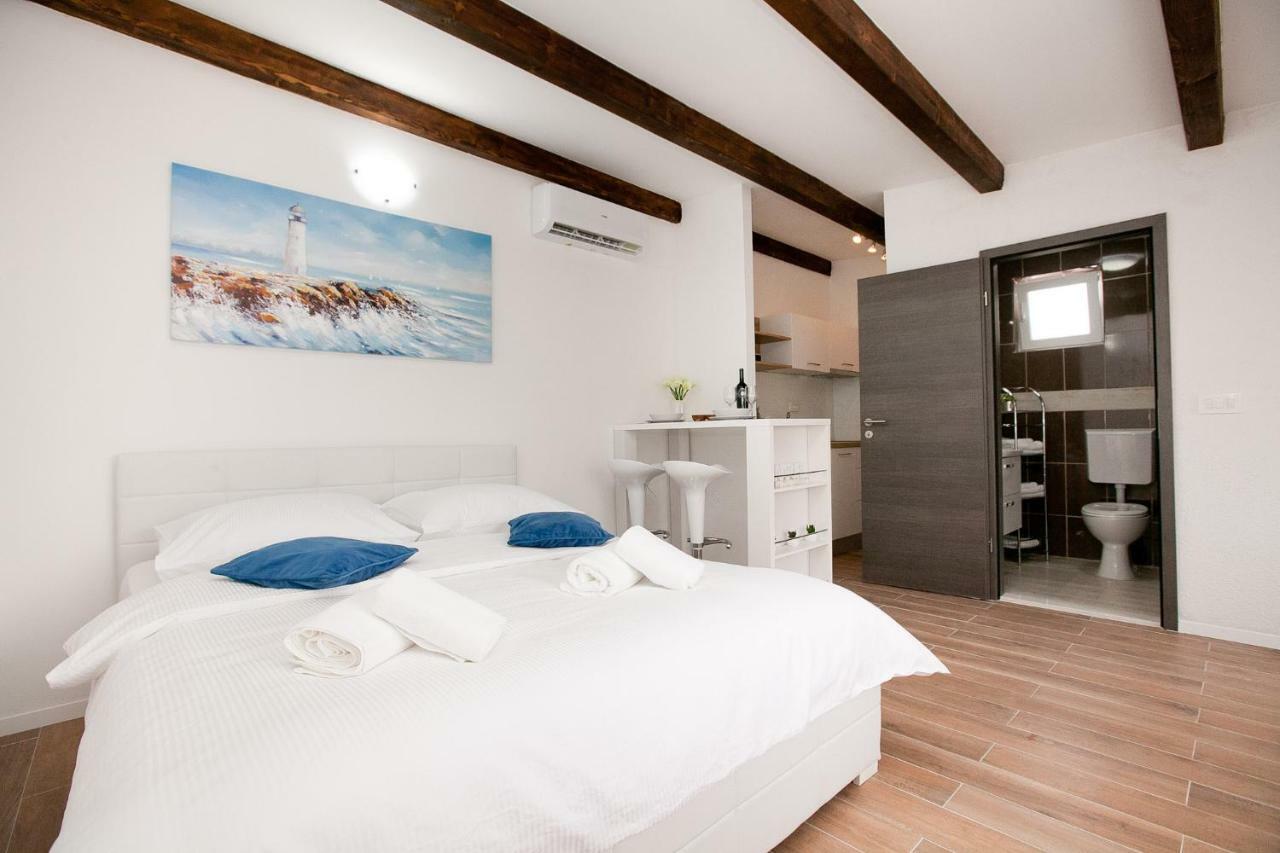 Studio Apartments Tara ザダル エクステリア 写真