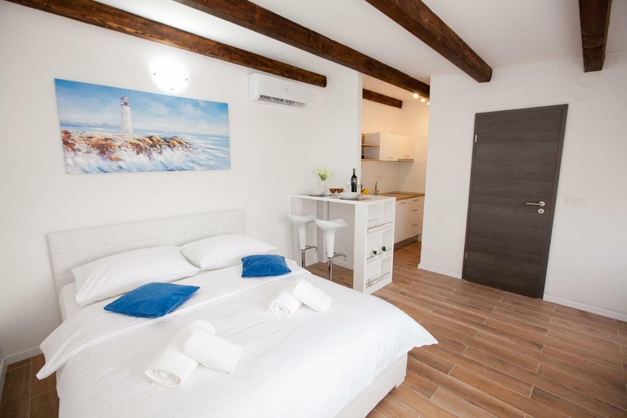 Studio Apartments Tara ザダル エクステリア 写真