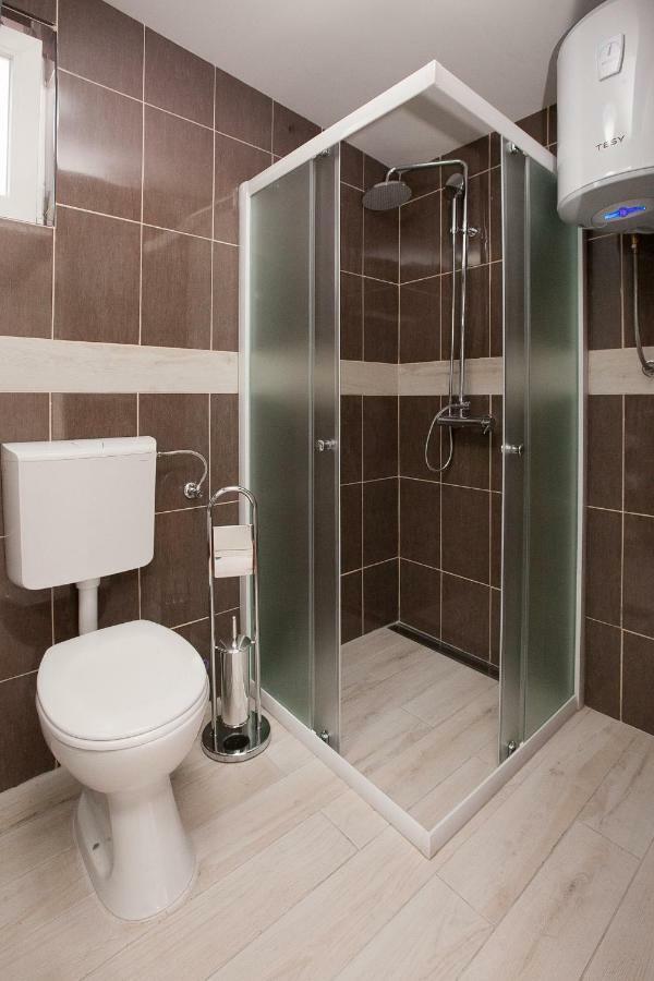 Studio Apartments Tara ザダル エクステリア 写真